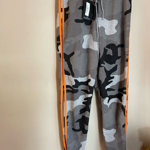 Women's Prettylittlething Camouflage Jogger Grey Black size 8